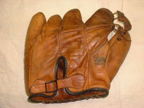 Edd J. Roush Ken Wel 531S Back